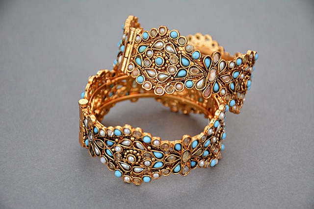 Home 16 jewellery 1175533 640
