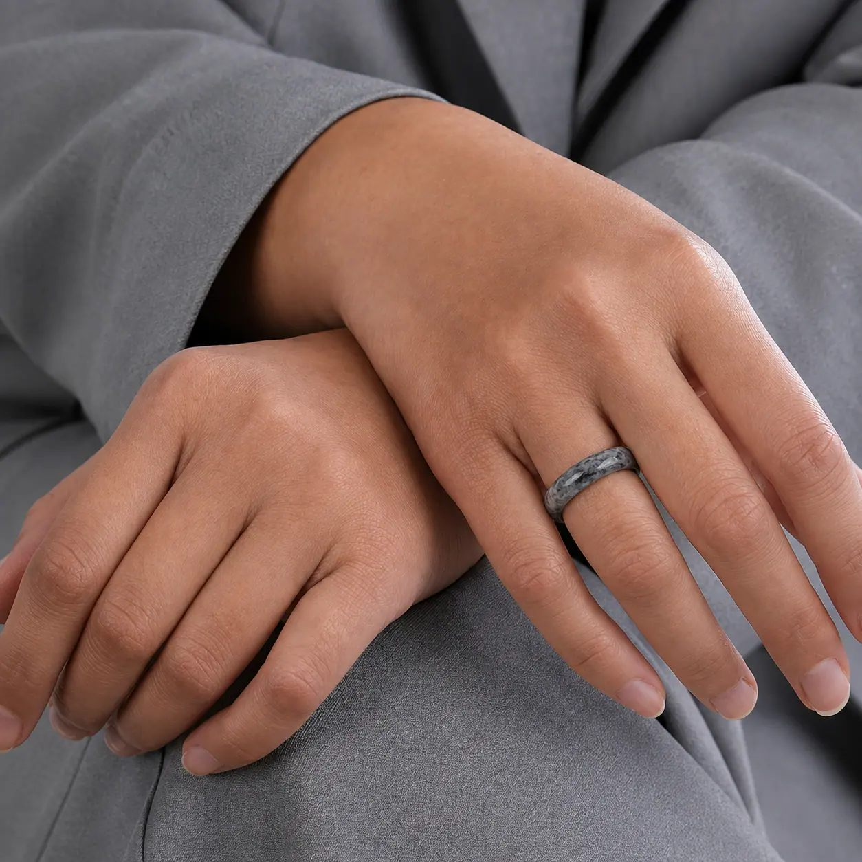 Black and Grey Agate Gemstone Ring - Image 3